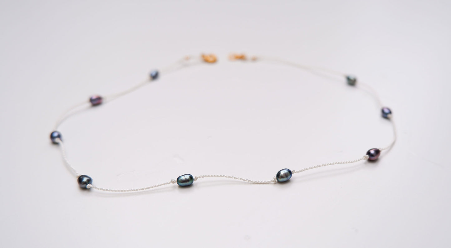 Pearl knot necklace