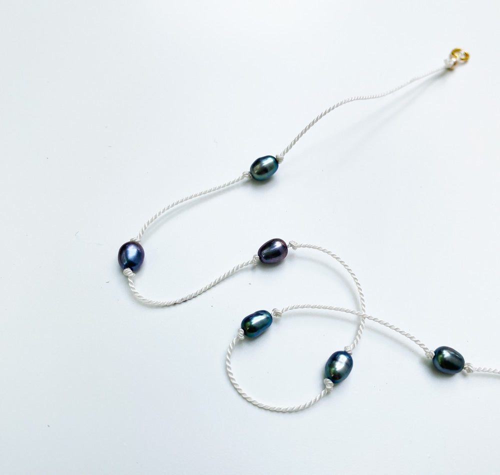 Pearl knot necklace