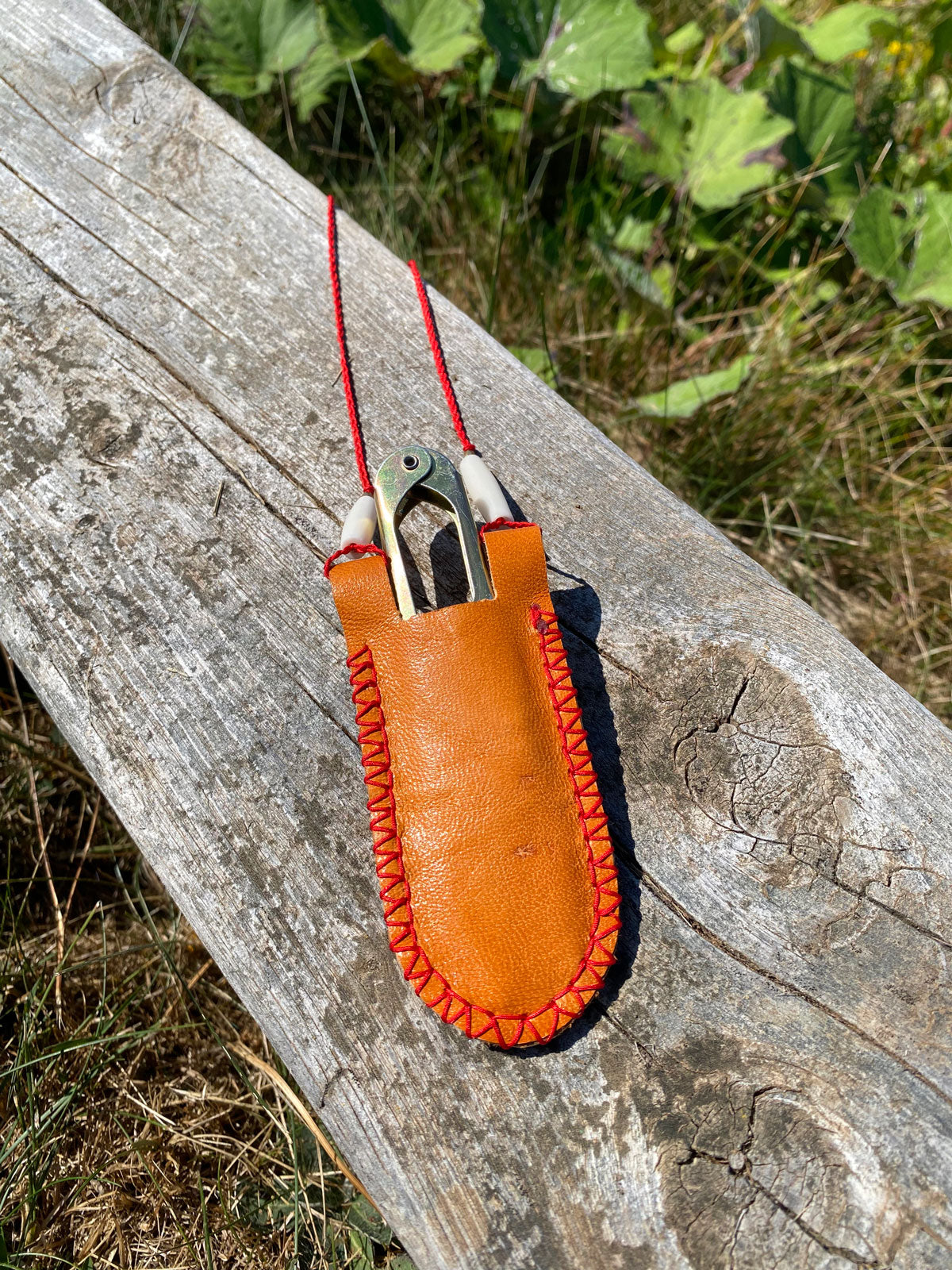 Quill fringed Japanese snip pouch
