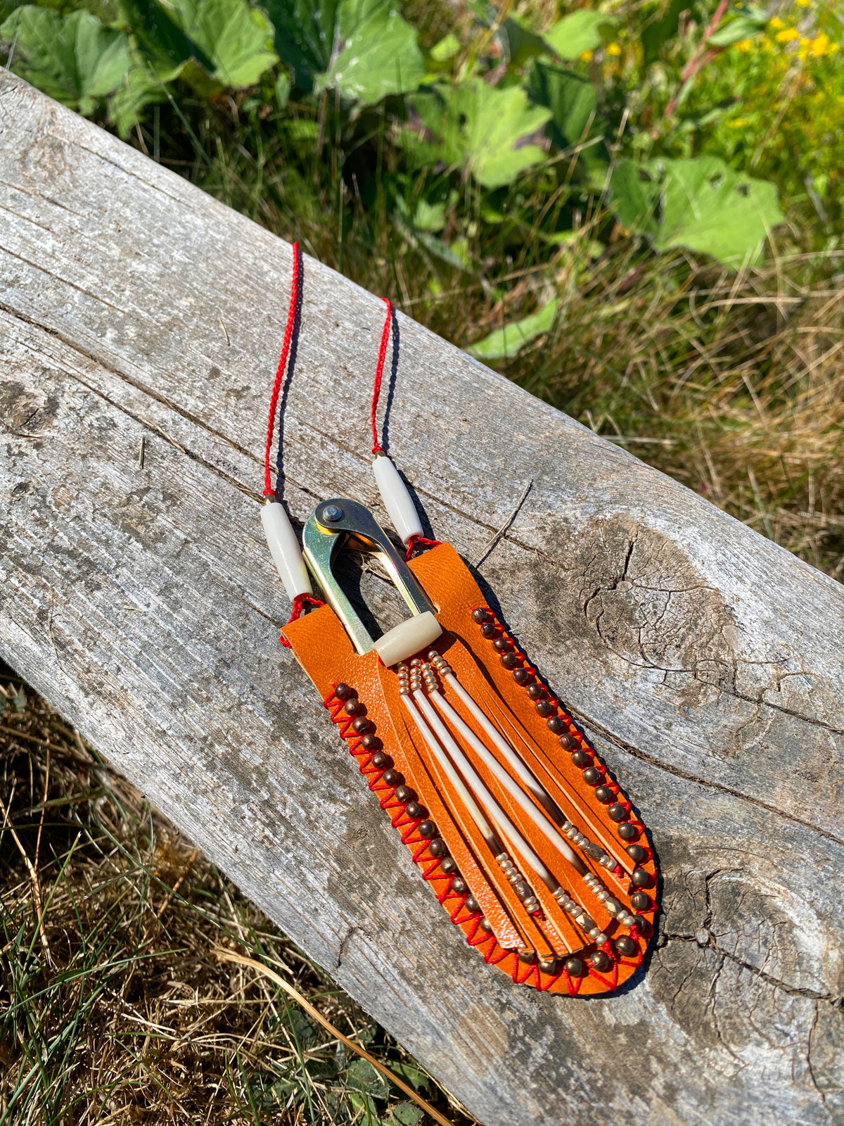 Quill fringed Japanese snip pouch