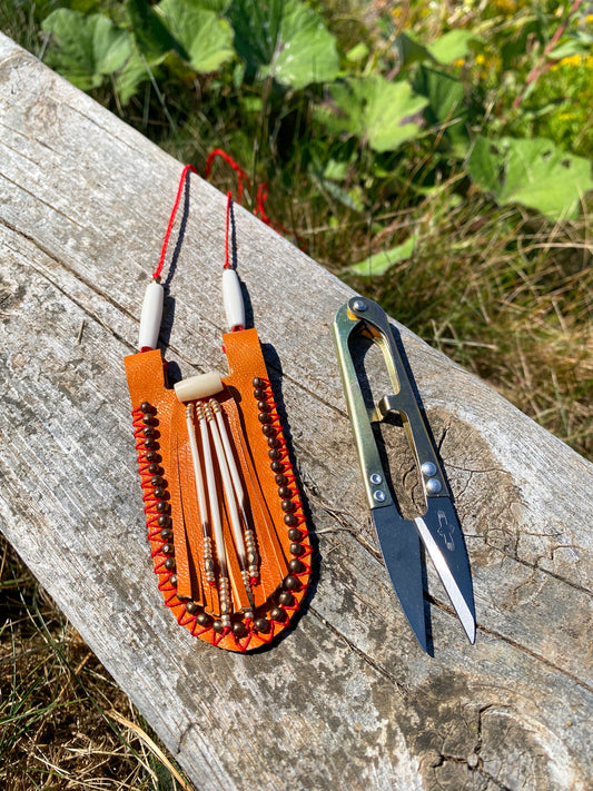 Quill fringed Japanese snip pouch