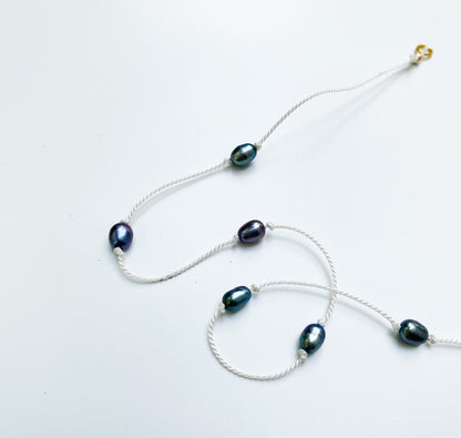 Pearl knot necklace